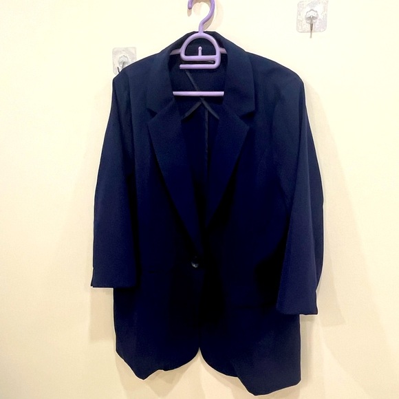Elegant Navy Women's Blazer - Picture 2 of 6